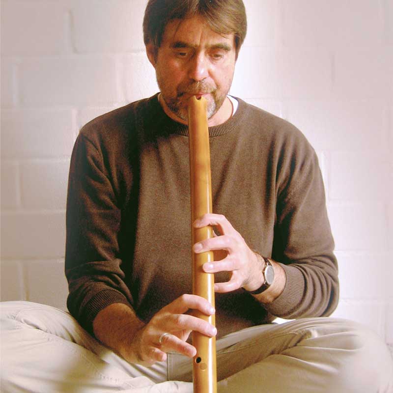 Michael Marahrens spielt Flöte